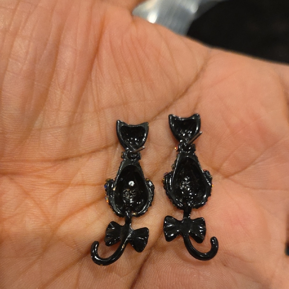 Betsey Johnson Multicolor Cat Earrings with Gold Bows - Picture 2 of 3